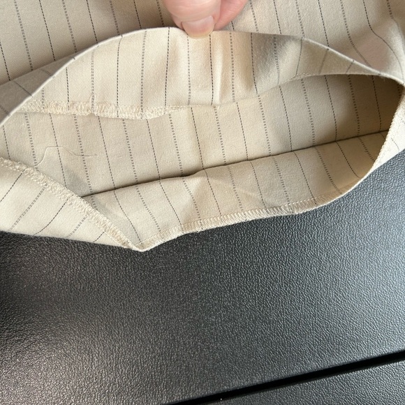 Ann Taylor Women's 4‎ Pinstripe Khaki Cropped Pants Lightweight Preppy FLAW - Picture 8 of 12